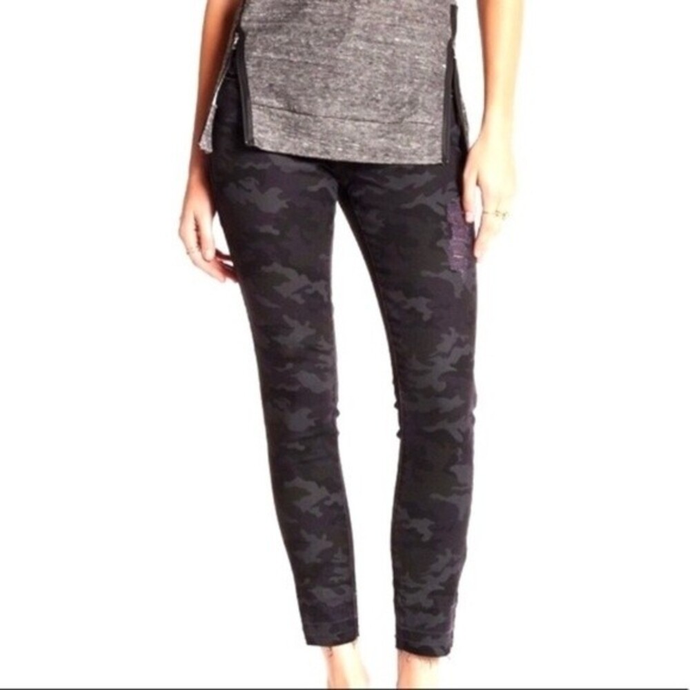 STS Blue Alice Ankle Skinny Camo Distressed Jeans